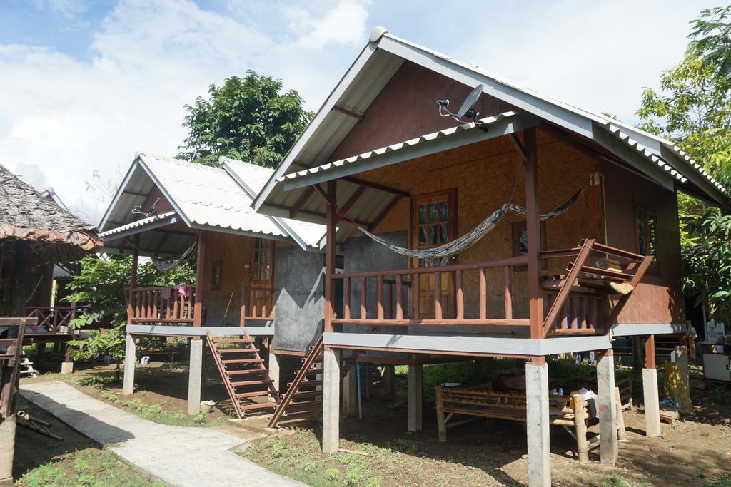 Family Hut Pai Hotell Eksteriør bilde