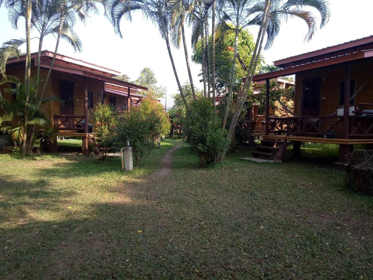 Family Hut Pai Hotell Eksteriør bilde